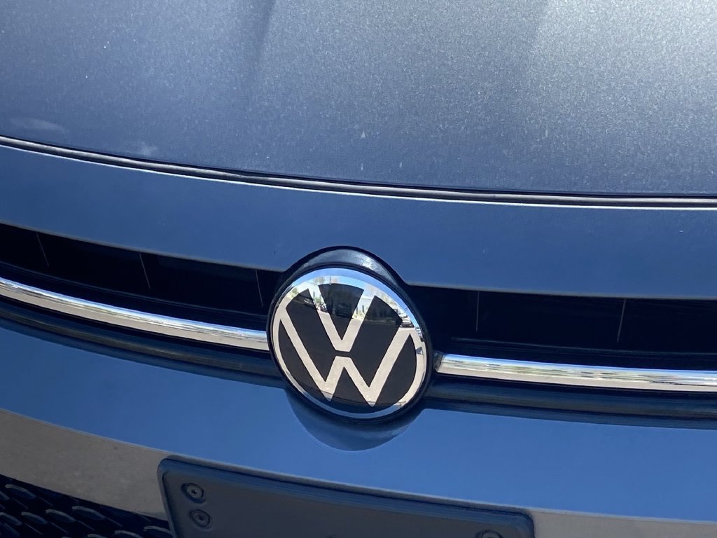 Used 2025 Volkswagen Jetta SE FWD image 25