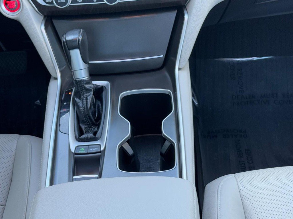 Used 2018 Honda Accord Touring image 18