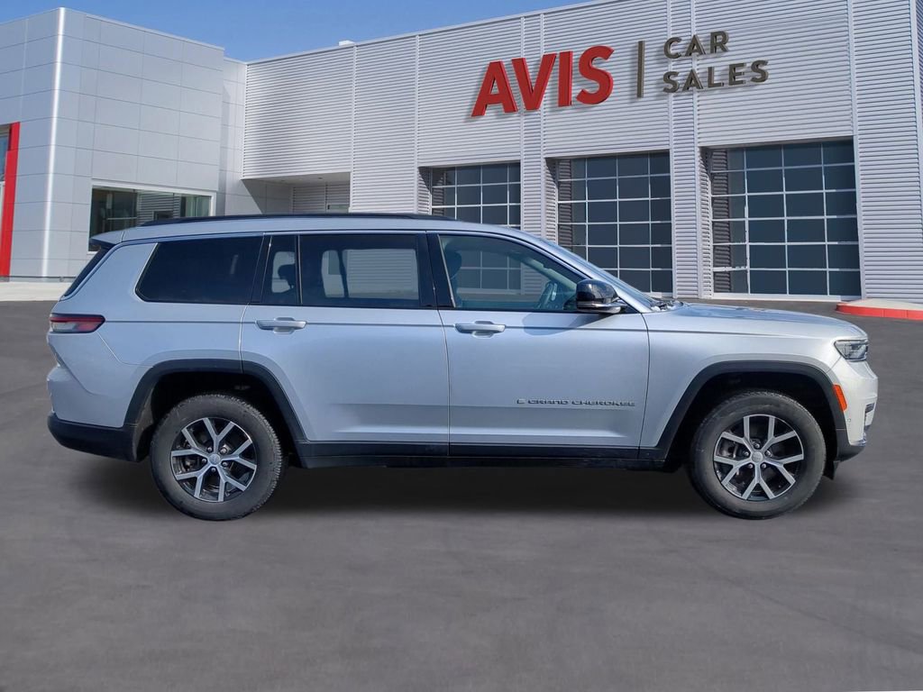 Used 2024 Jeep Grand Cherokee L Limited w/ Luxury Tech Group II image 7