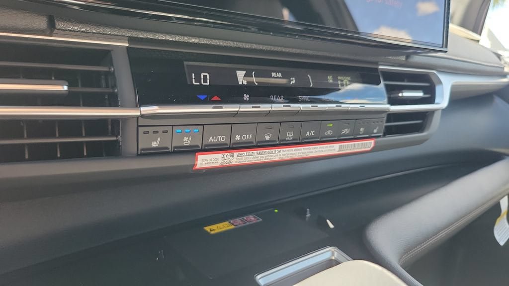 New 2026 Toyota Sienna Platinum AWD/4WD image 19
