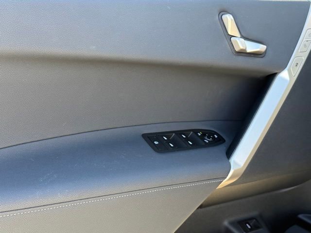 Used 2026 BMW iX xDrive45 image 17