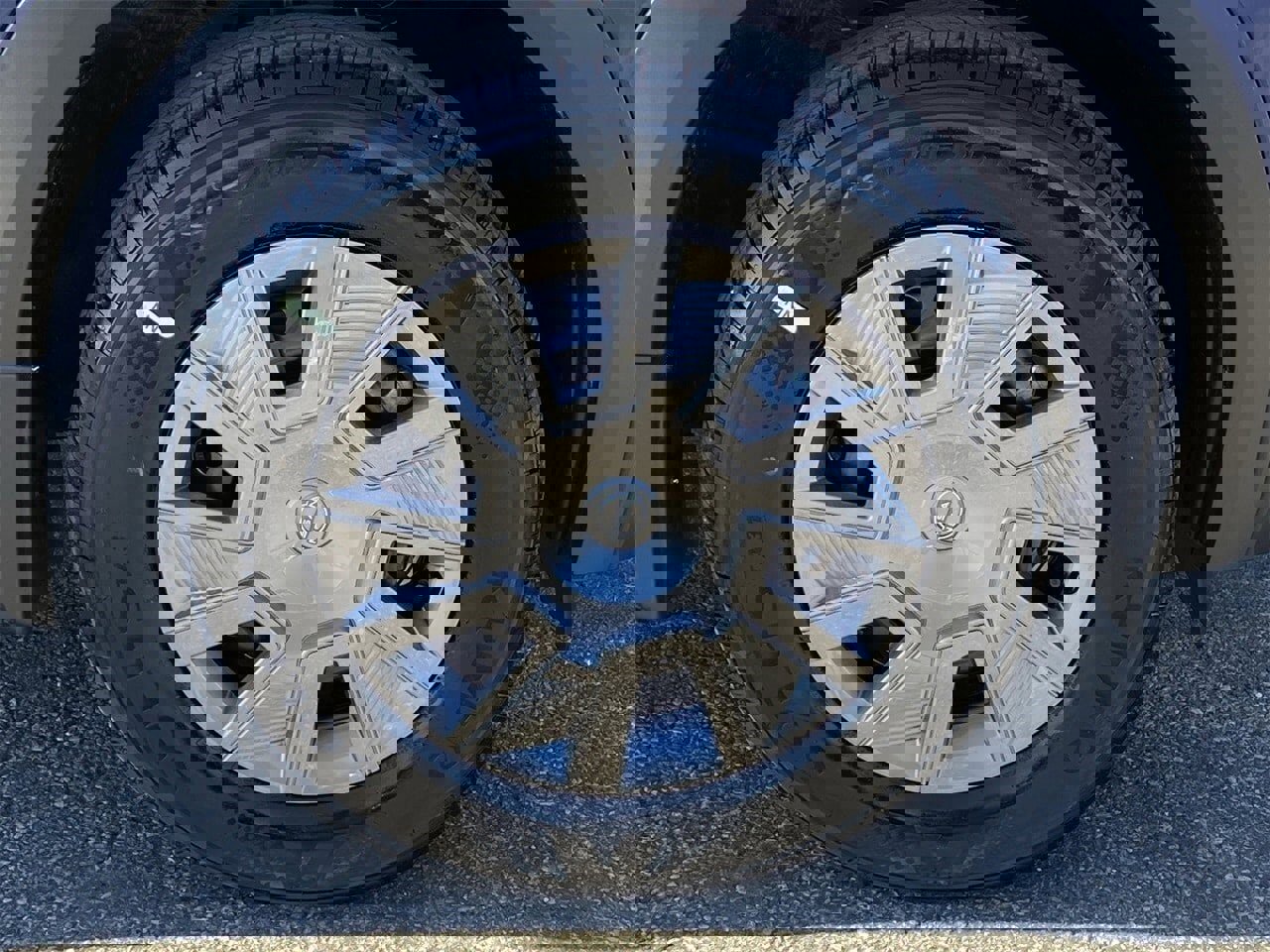 New 2026 Nissan Kicks S image 7