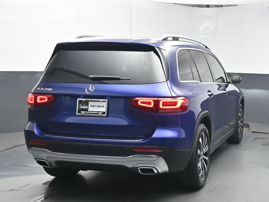 Used 2021 Mercedes-Benz GLB 250 w/ Premium Package image 7