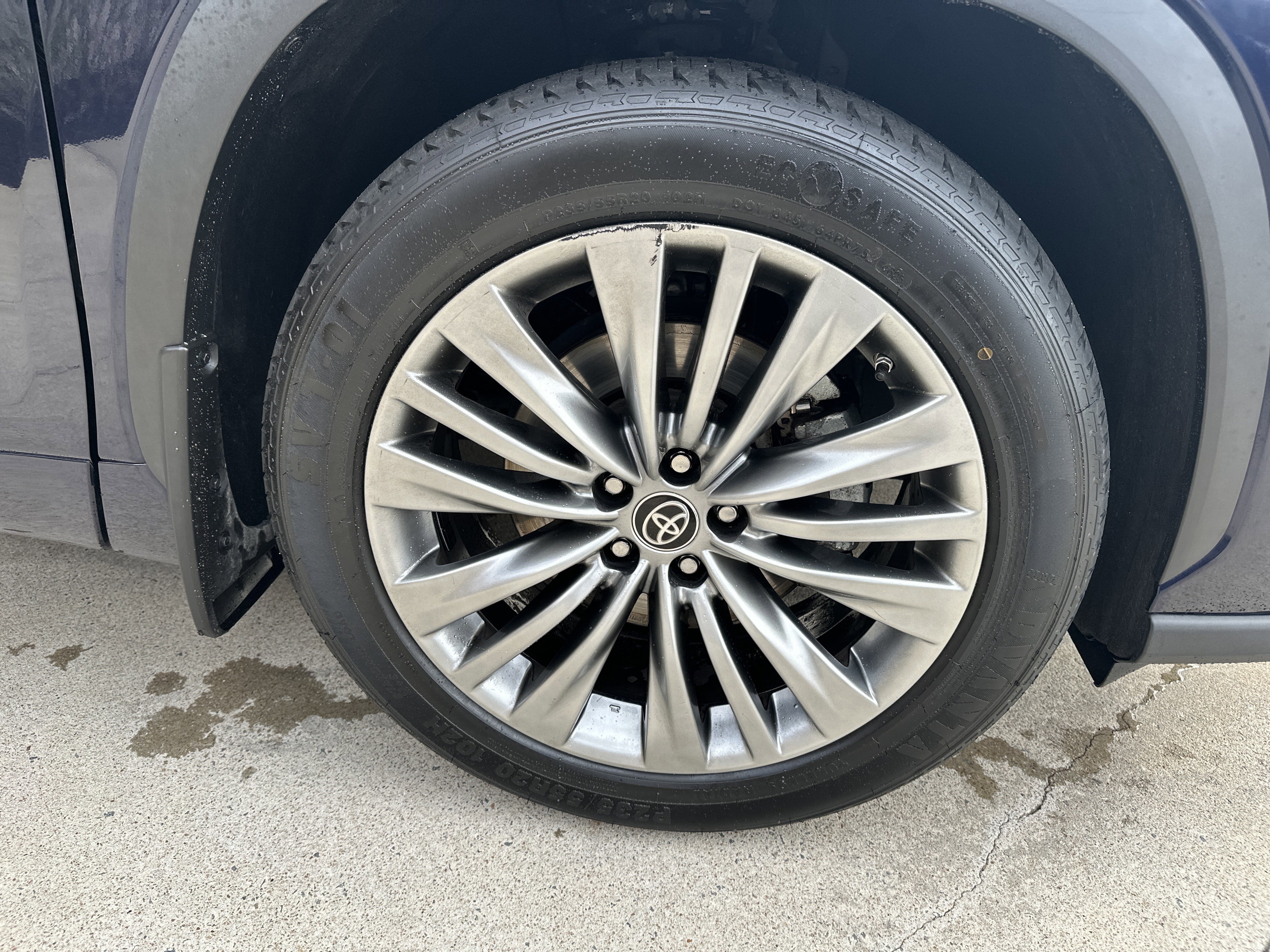 Used 2022 Toyota Highlander Platinum image 16