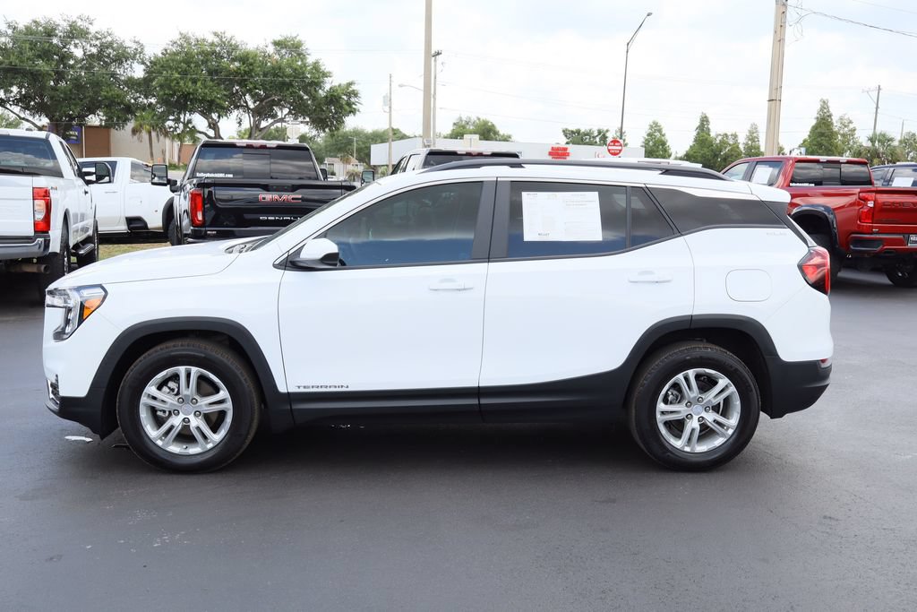 Used 2022 GMC Terrain SLE w/ Driver Convenience Package FWD image 6