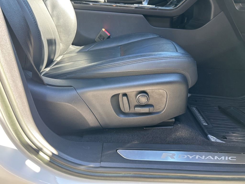 Used 2023 Land Rover Range Rover Evoque R-Dynamic S image 42