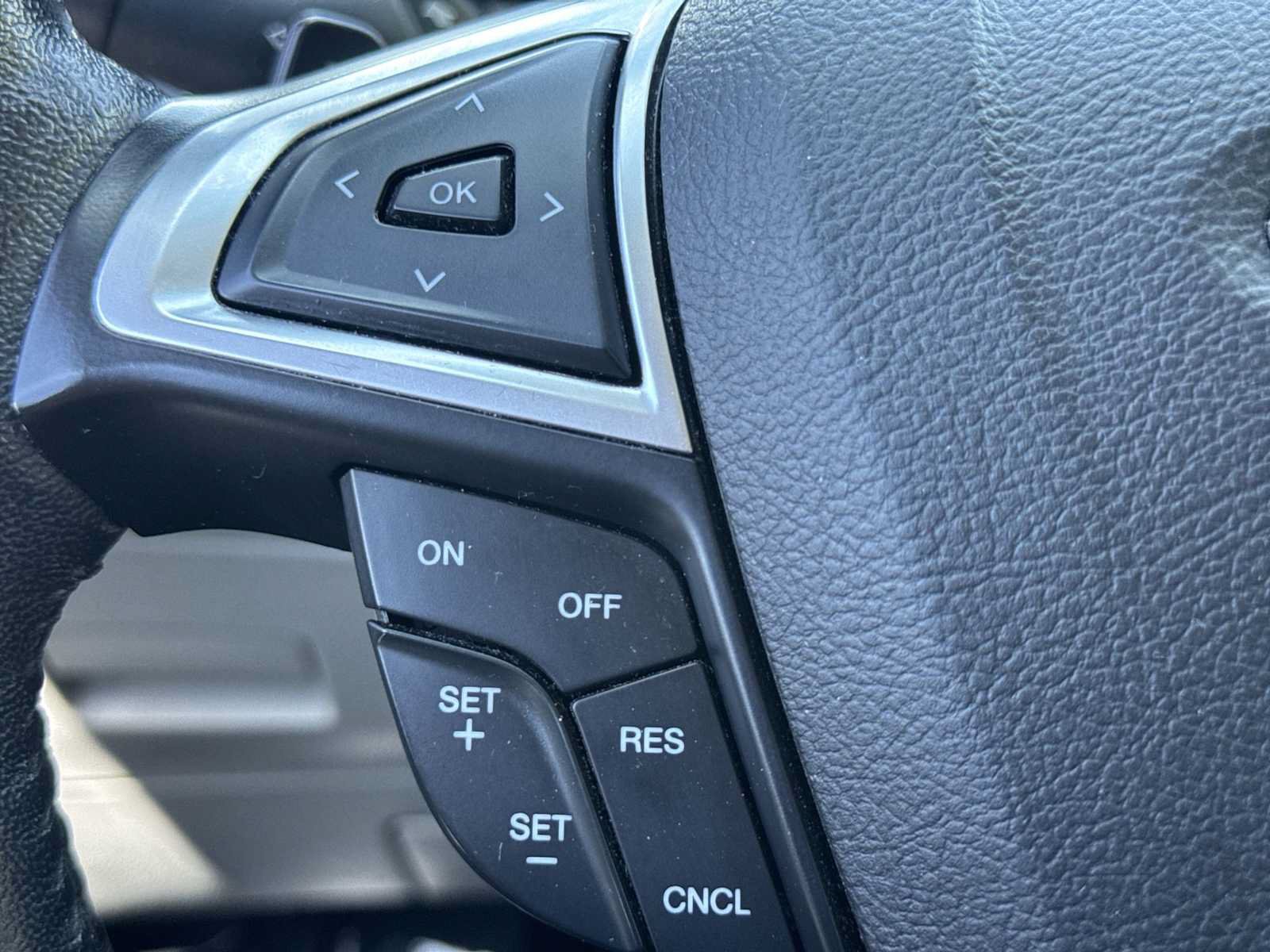 Used 2016 Ford Edge Titanium w/ Equipment Group 301A AWD/4WD image 28