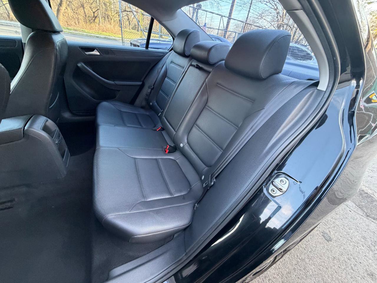 Used 2014 Volkswagen Jetta SE FWD image 26
