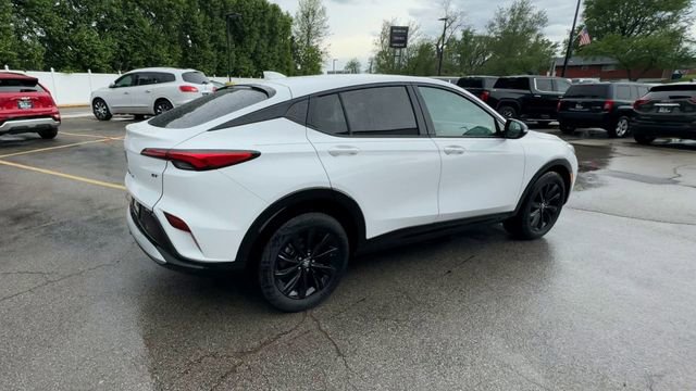 Used 2024 Buick Envista Sport Touring w/ Convenience I Package FWD image 8