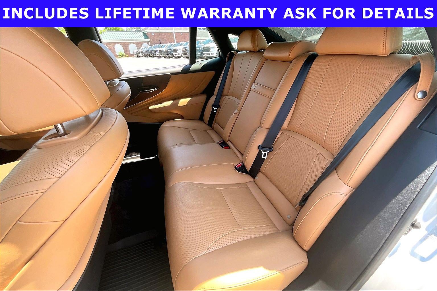 Used 2022 Lexus LS 500 w/ Accessory Package (Z2) RWD image 22