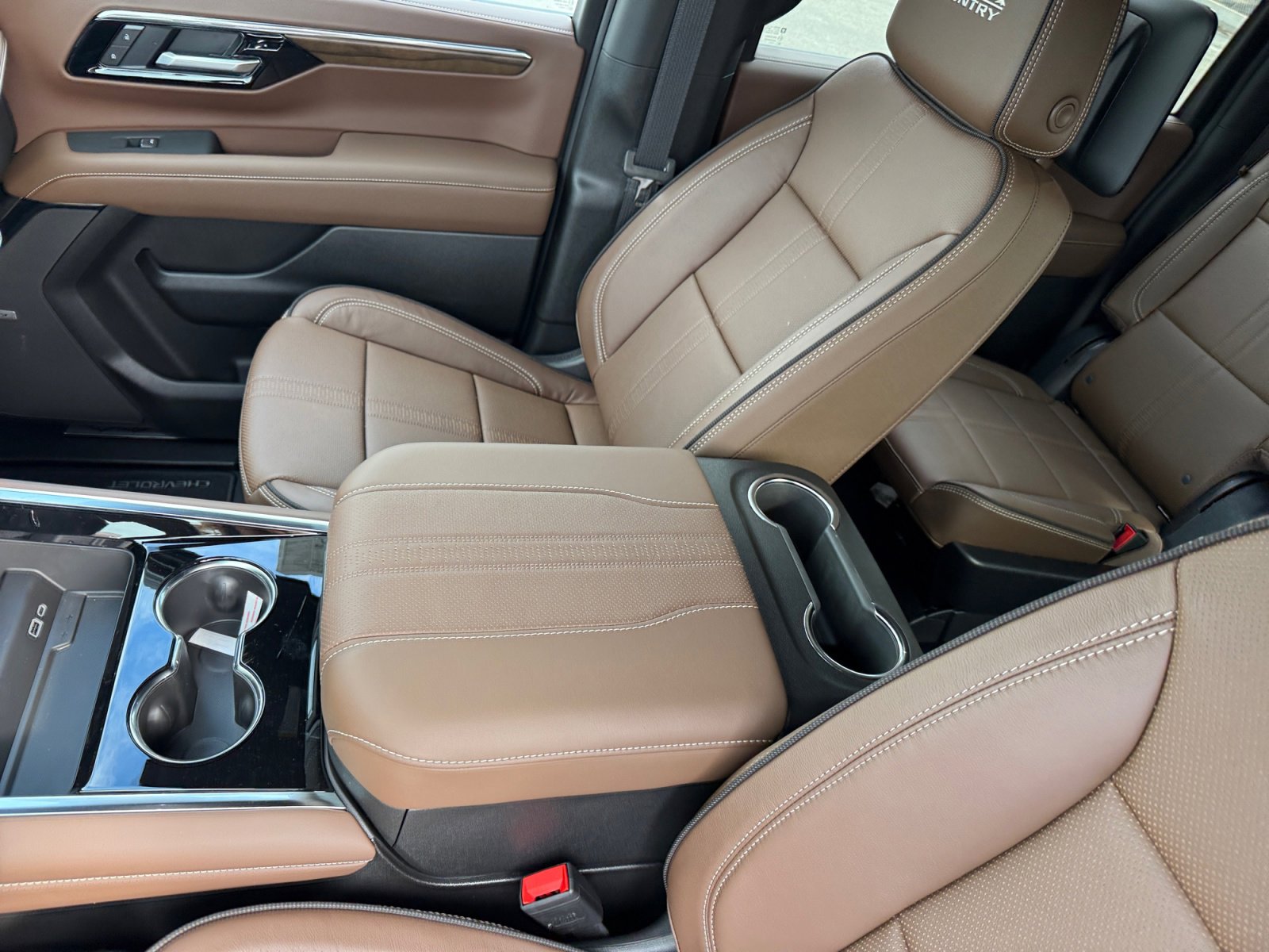 New 2026 Chevrolet Suburban High Country AWD/4WD image 14