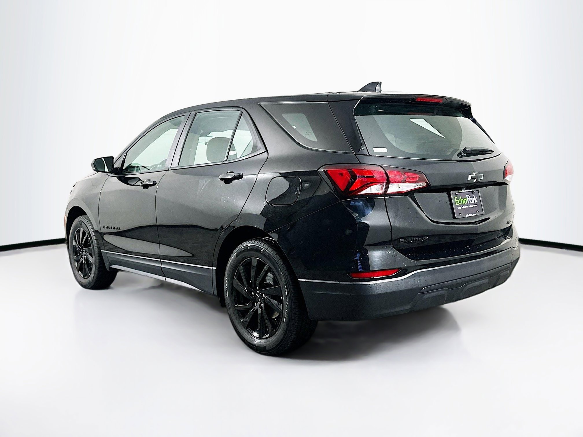 Used 2024 Chevrolet Equinox LS w/ Midnight Edition image 5