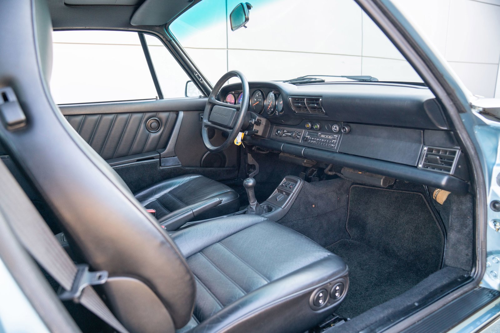 Used 1989 Porsche 911 Carrera 4 image 23