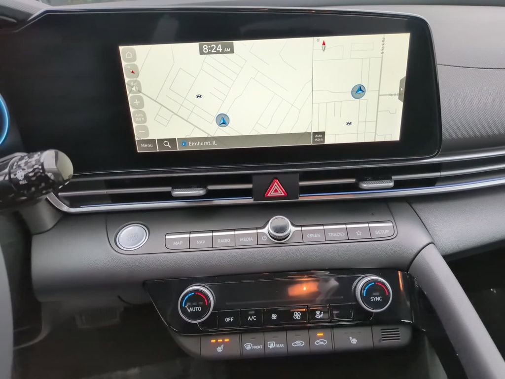 Certified 2025 Hyundai Elantra SEL image 20