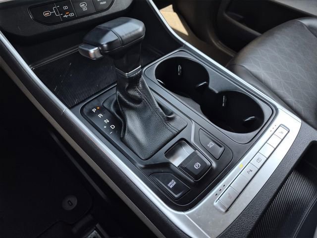 Used 2025 Kia Carnival image 40