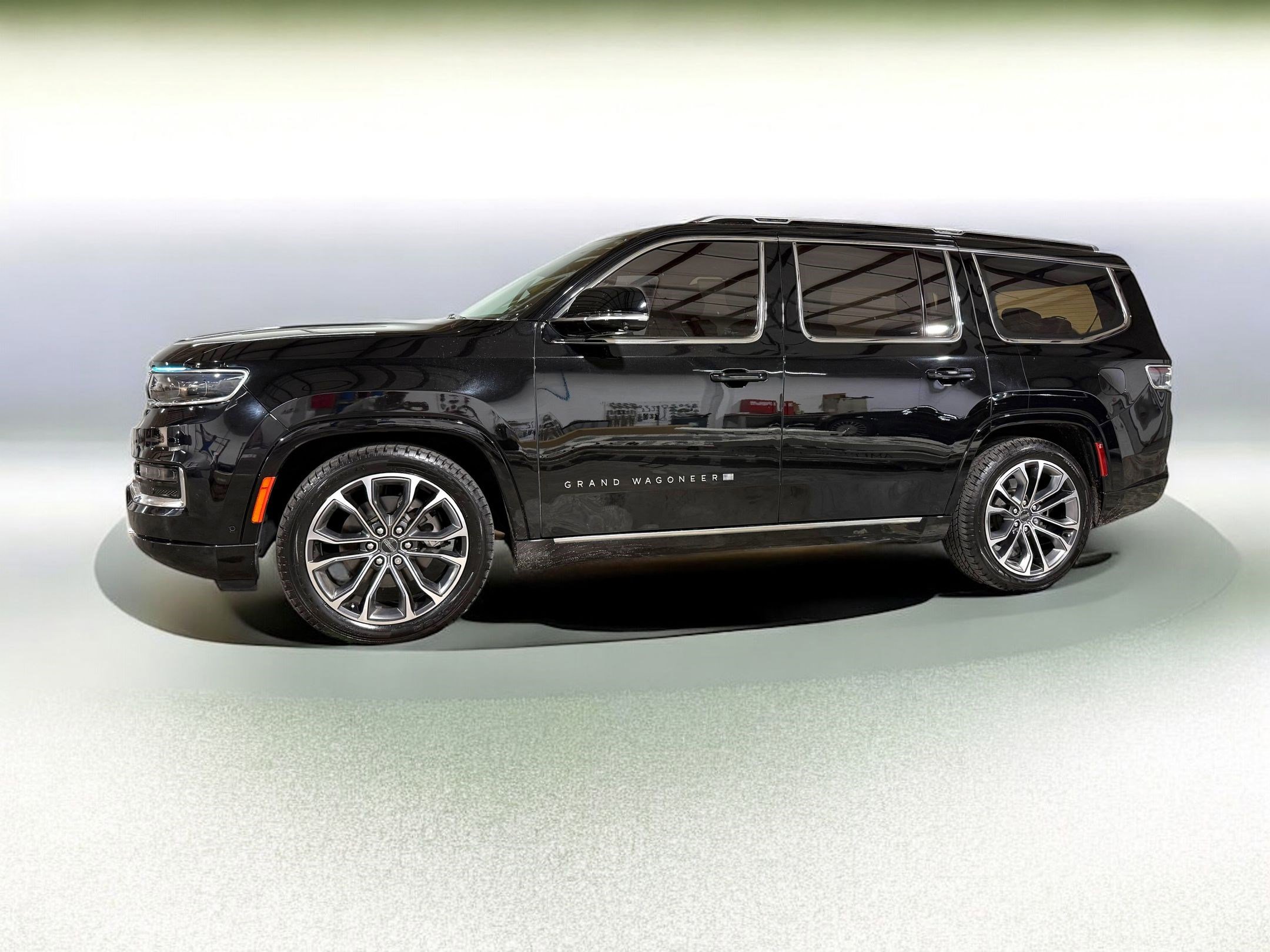 Used 2024 Jeep Grand Wagoneer Series III w/ HD Trailer Tow Package image 2