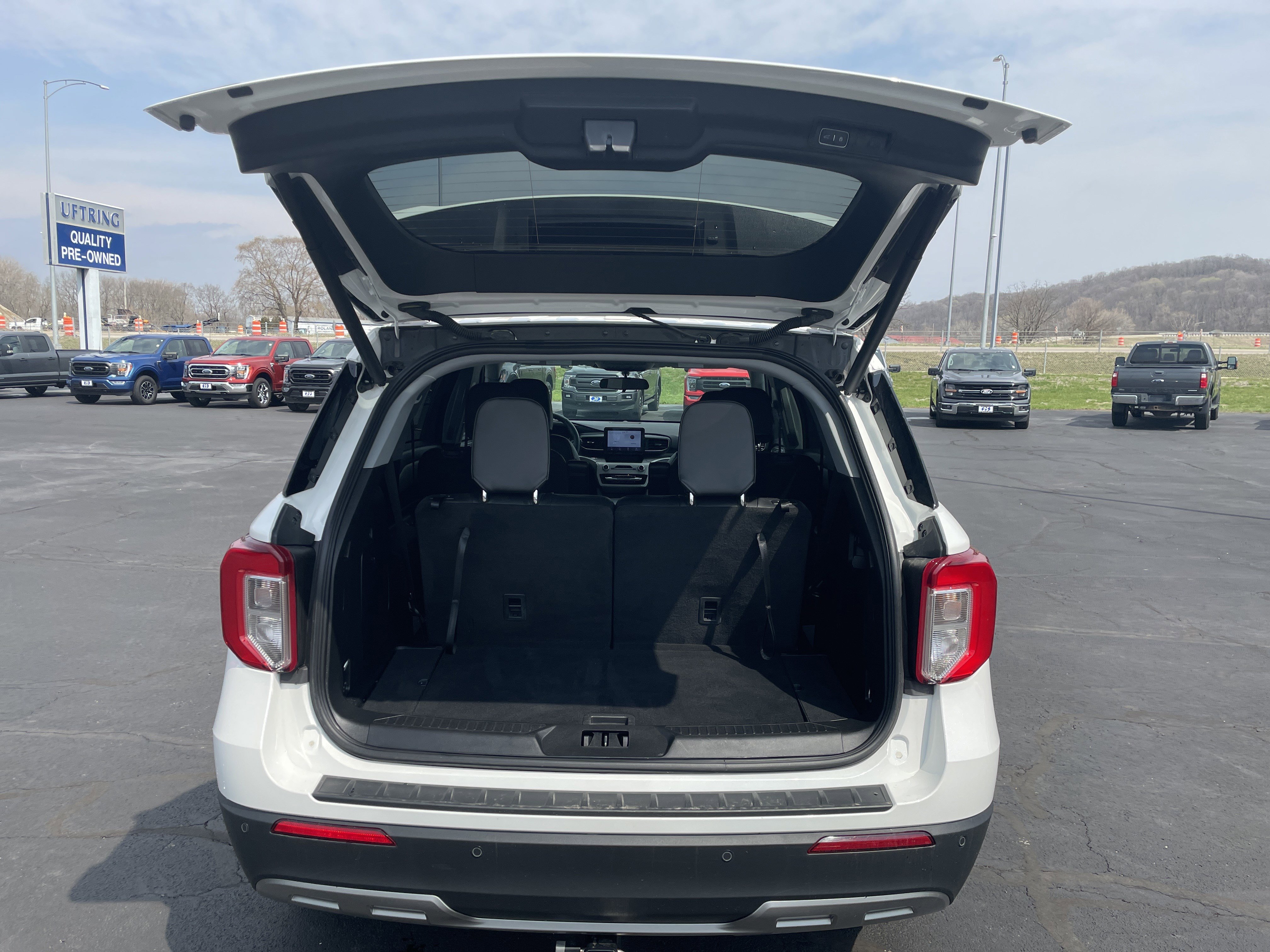 Used 2023 Ford Explorer XLT w/ Equipment Group 202A image 28