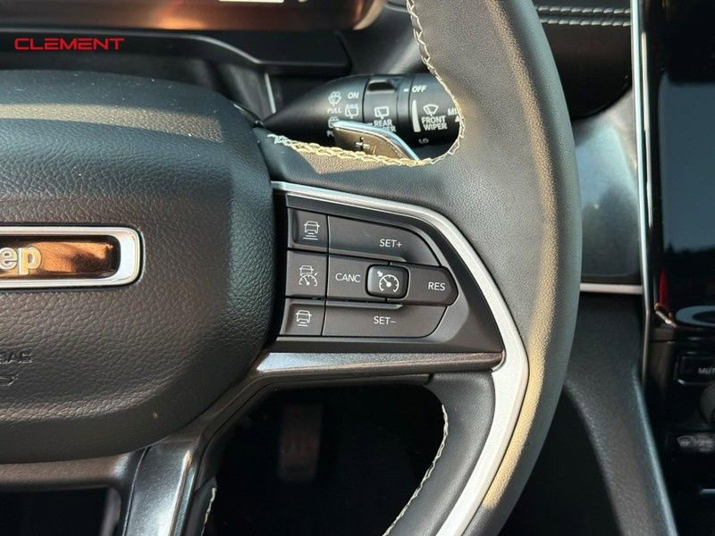 Used 2023 Jeep Grand Cherokee L Laredo AWD/4WD image 24
