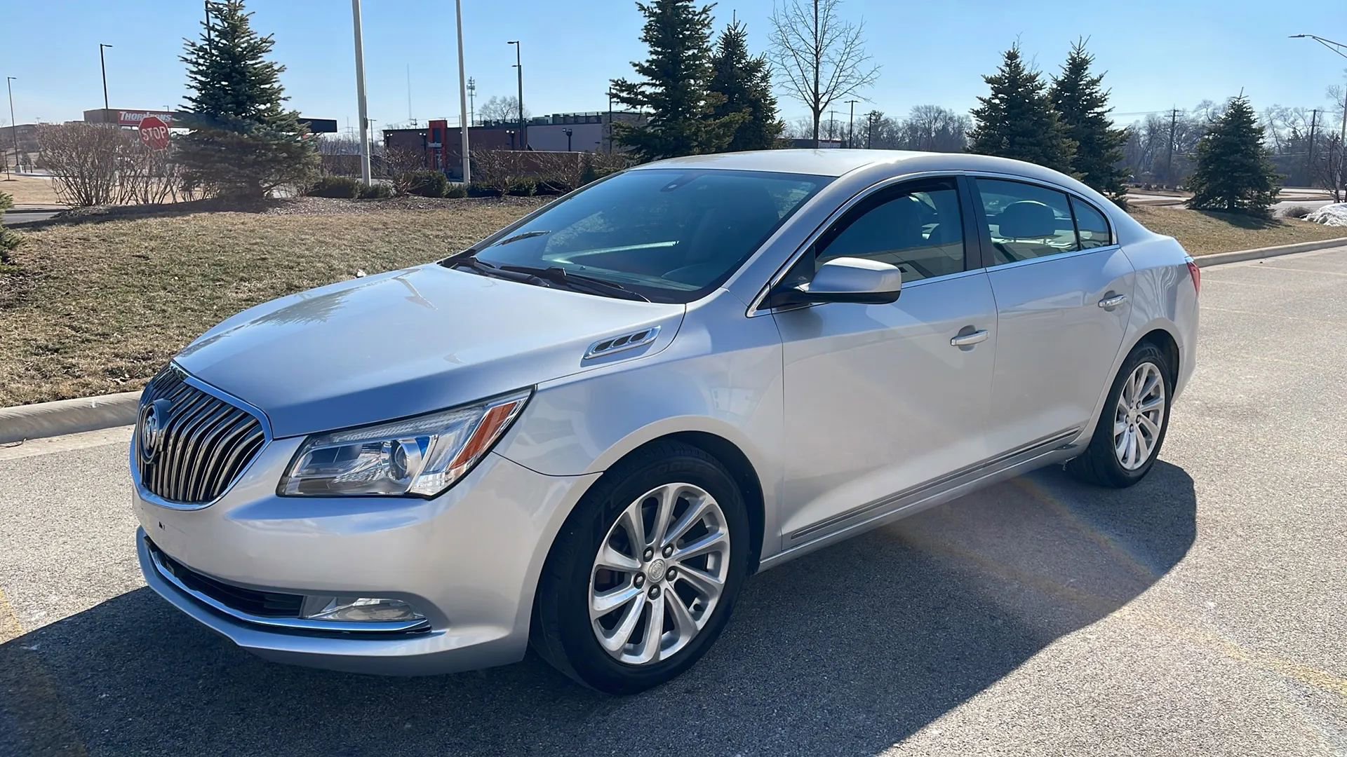 Used 2016 Buick LaCrosse FWD image 2