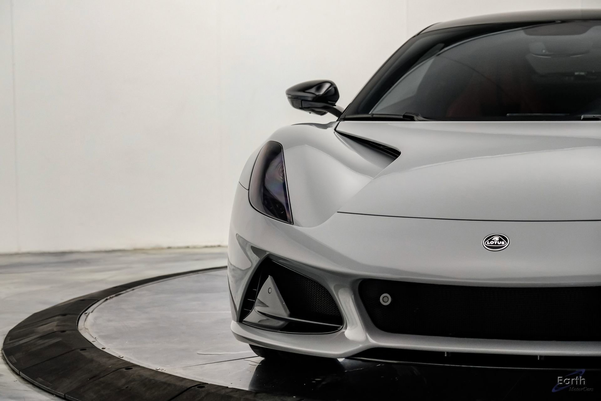 Used 2025 Lotus Emira RWD image 36