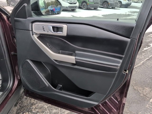 Used 2022 Ford Explorer Limited w/ Equipment Group 301A image 32