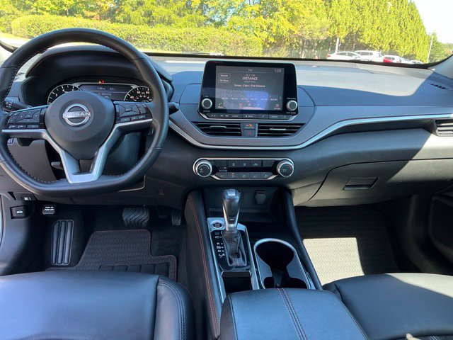 Used 2025 Nissan Altima 2.5 SR FWD image 11
