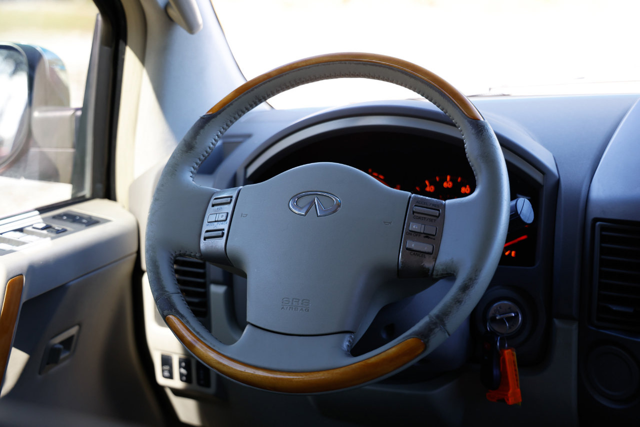 Used 2004 INFINITI QX56 2WD w/ Smart Vision Pkg image 27