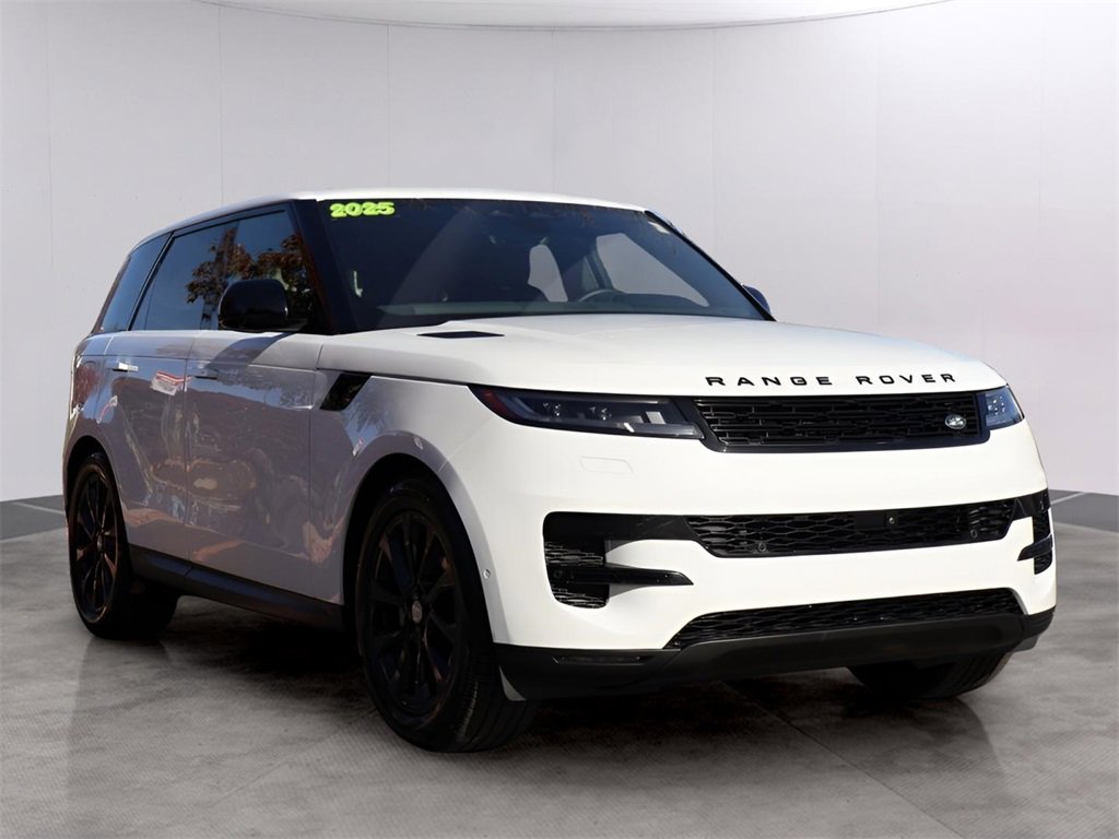 Used 2025 Land Rover Range Rover Sport SE image 3