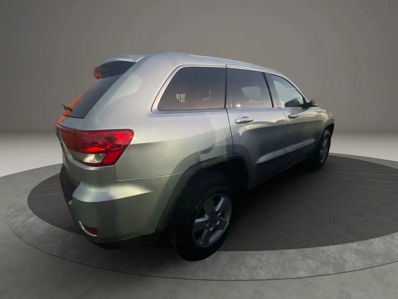 Used 2012 Jeep Grand Cherokee Laredo w/ Laredo E Group image 6