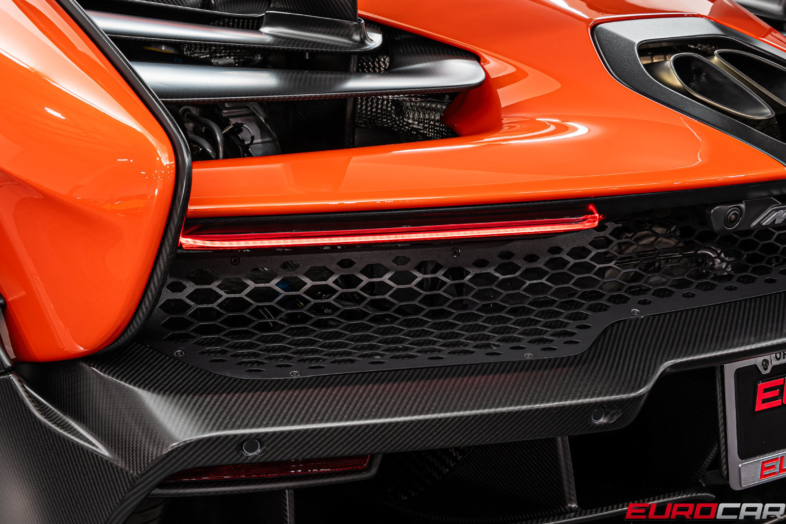 Used 2019 McLaren Senna RWD image 39