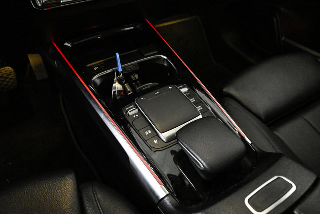 Used 2021 Mercedes-Benz GLB 250 4MATIC image 11