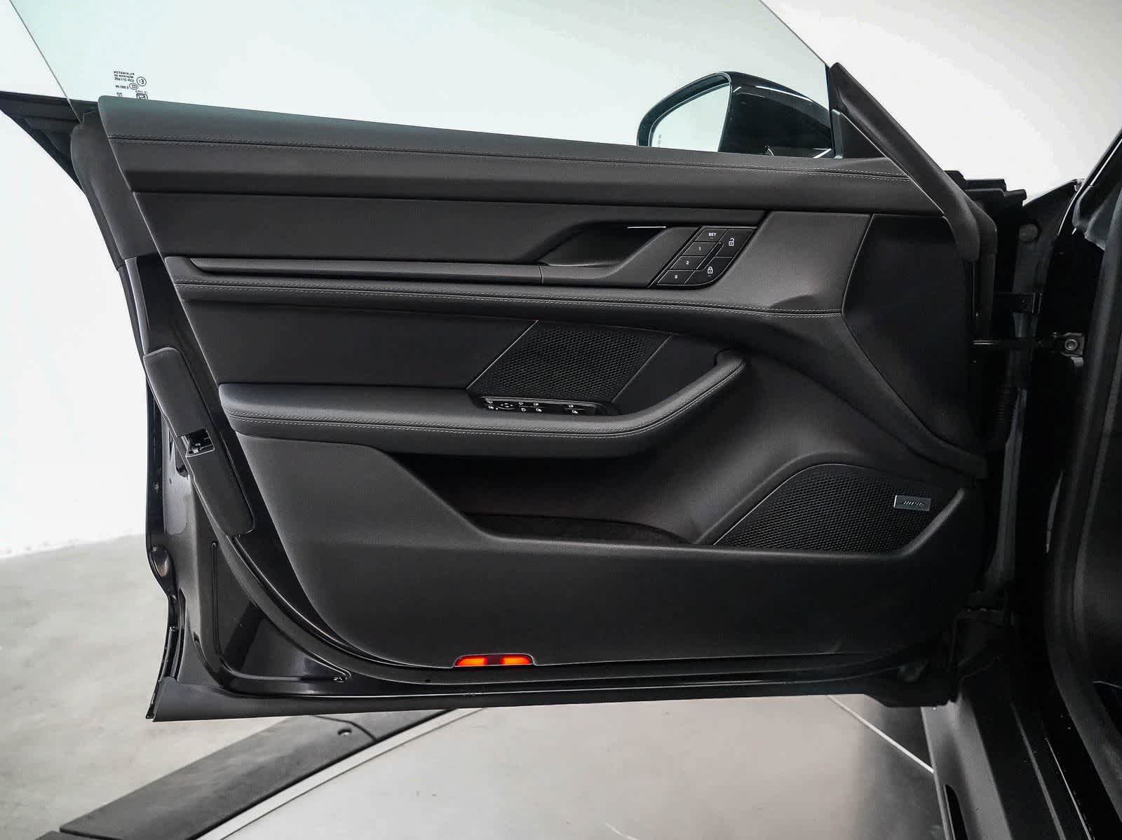 New 2026 Porsche Taycan 4S AWD/4WD image 25