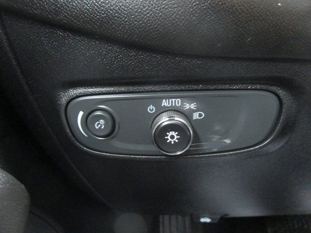 Used 2018 Chevrolet Equinox LT image 12