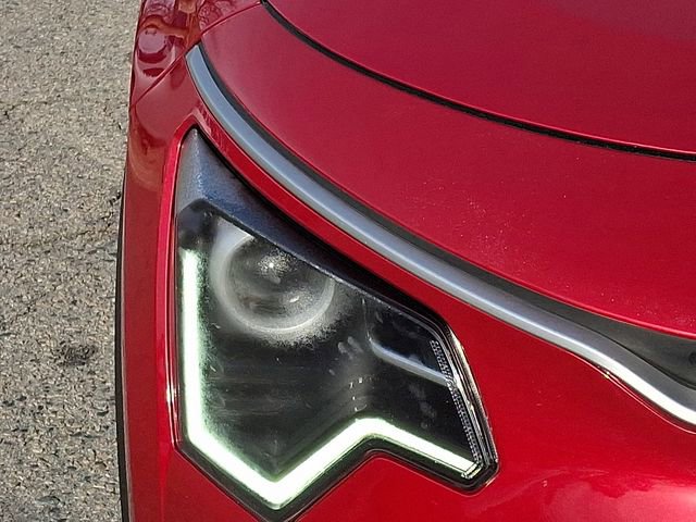 Certified 2023 Kia Niro LX image 11