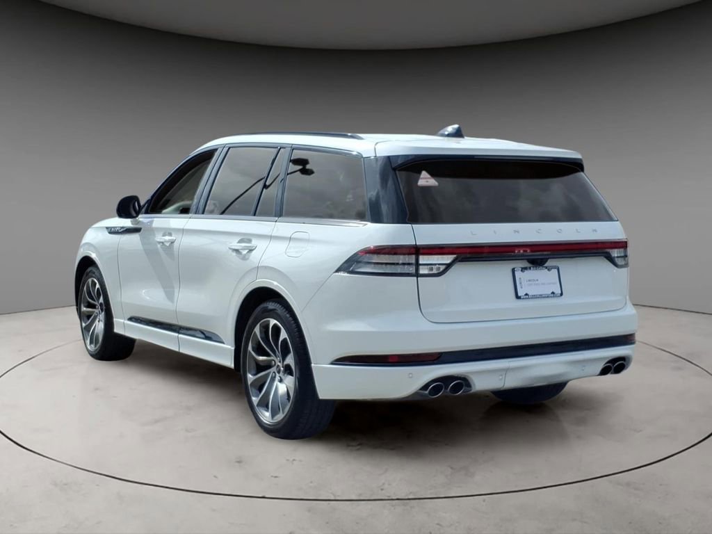 Certified 2025 Lincoln Aviator 2WD w/ Jet Appearance Package image 3