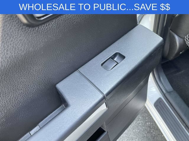 Used 2011 Mitsubishi Endeavor SE FWD image 16