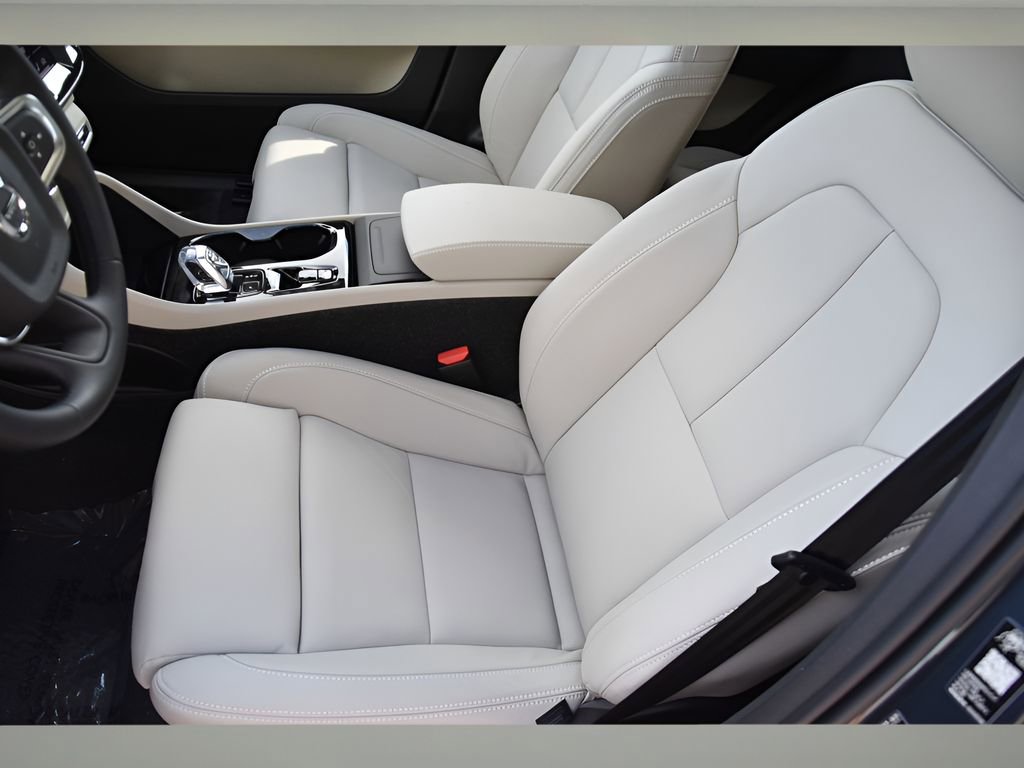 New 2026 Volvo XC40 B5 Ultra w/ Protection Package Premier image 10