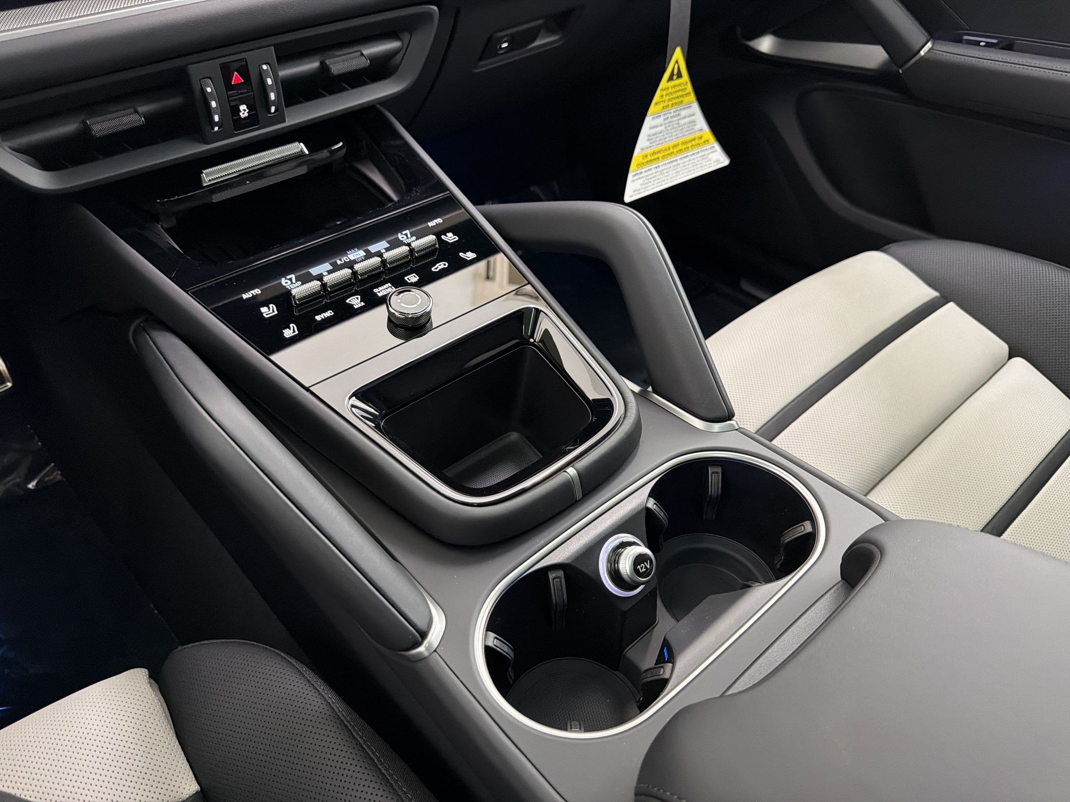 New 2026 Porsche Cayenne Coupe AWD/4WD image 25