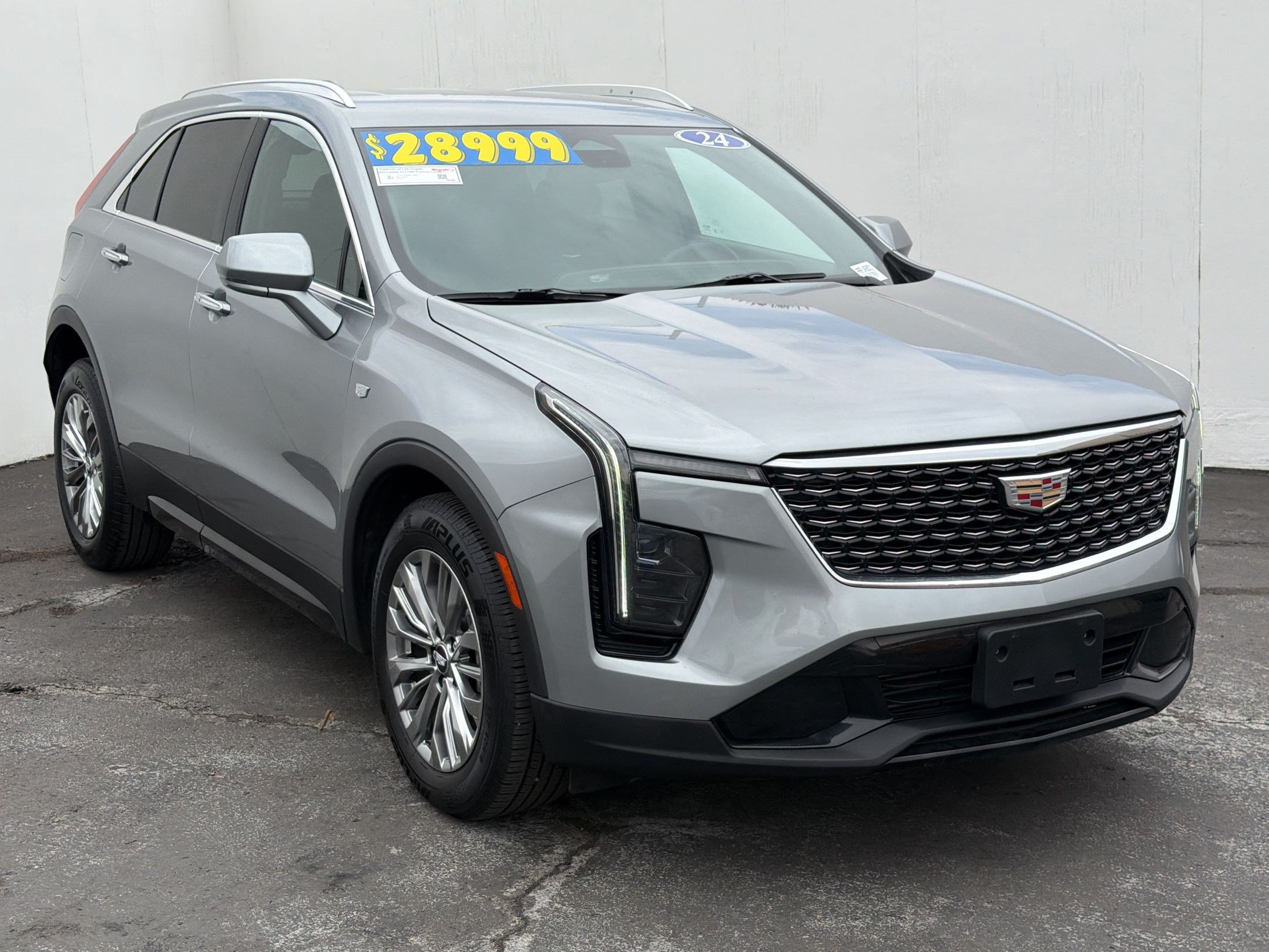 Used 2024 Cadillac XT4 Premium Luxury FWD image 6