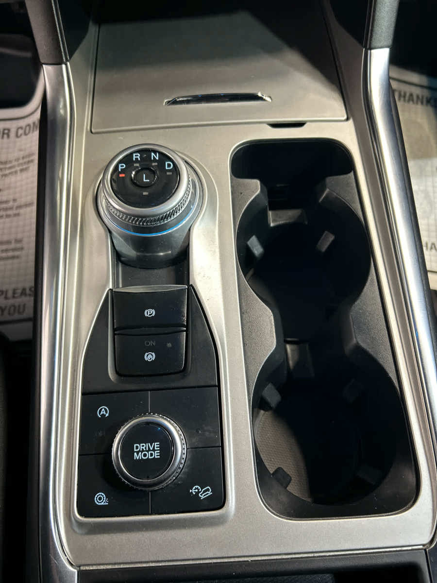 Used 2023 Ford Explorer Platinum w/ Technology Package AWD/4WD image 7