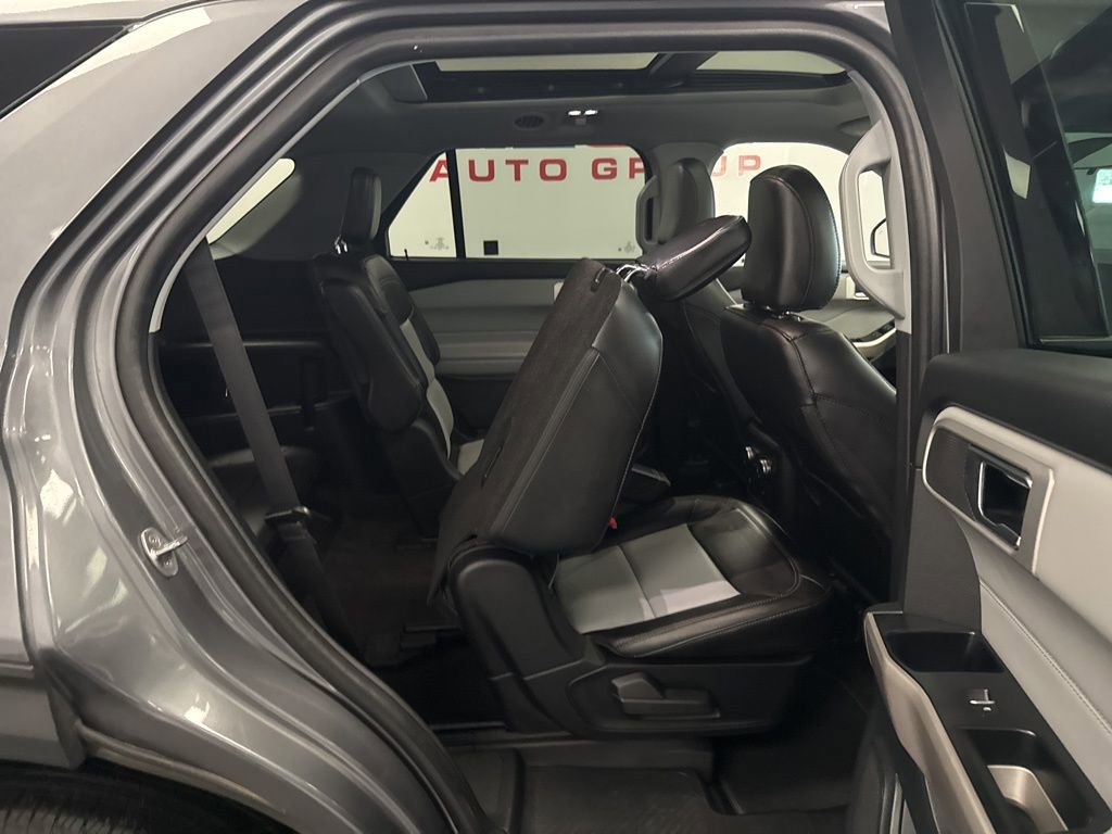 Used 2022 Ford Explorer XLT w/ Equipment Group 202A image 36
