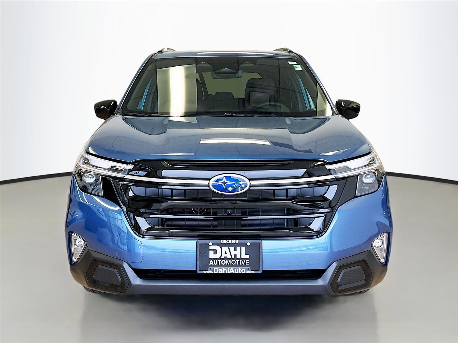 New 2025 Subaru Forester Touring image 2