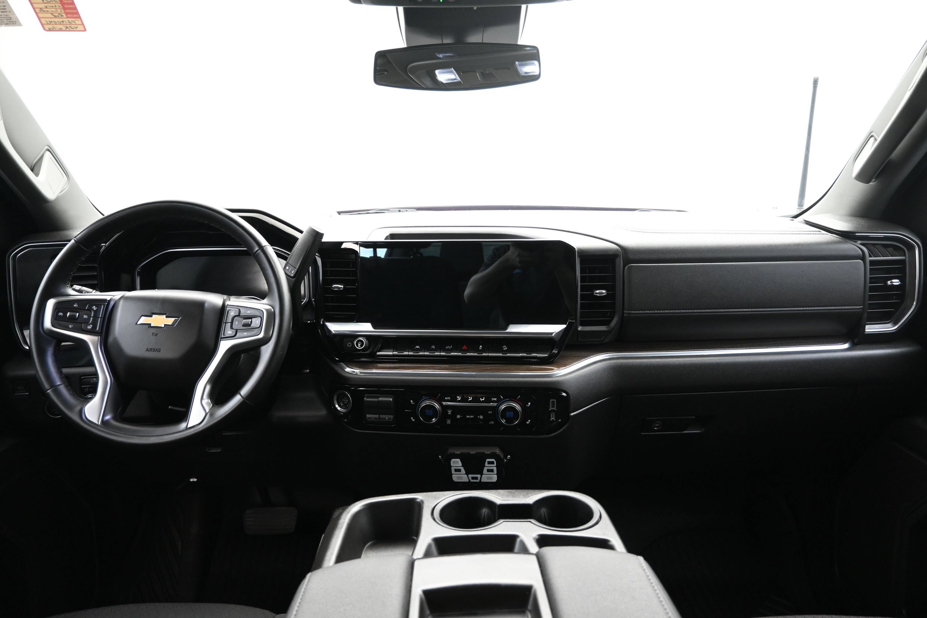 Used 2023 Chevrolet Silverado 1500 LT AWD/4WD image 19