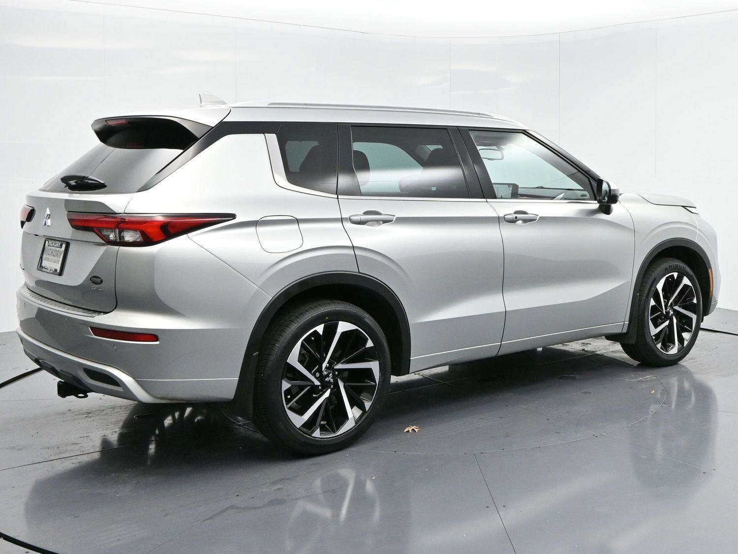 Used 2023 Mitsubishi Outlander SEL image 7