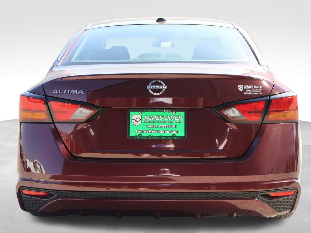 Used 2025 Nissan Altima 2.5 SV image 4