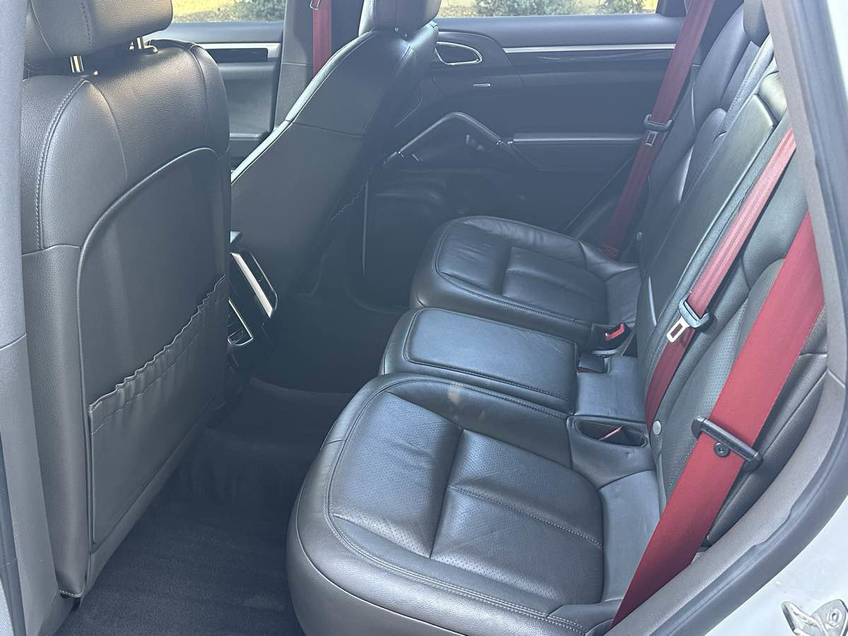 Used 2016 Porsche Cayenne AWD/4WD image 11
