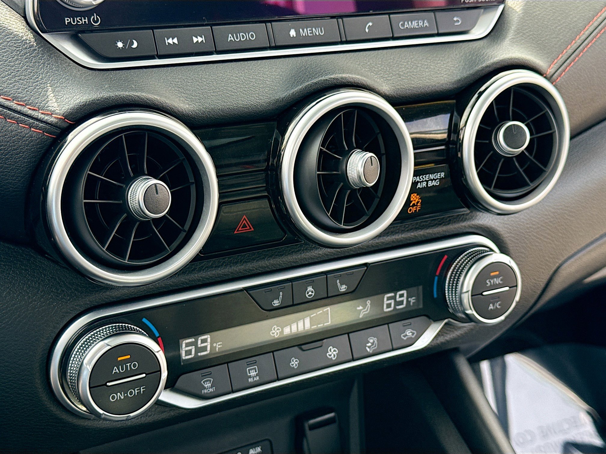 Used 2024 Nissan Sentra SR w/ SR Premium Package image 9