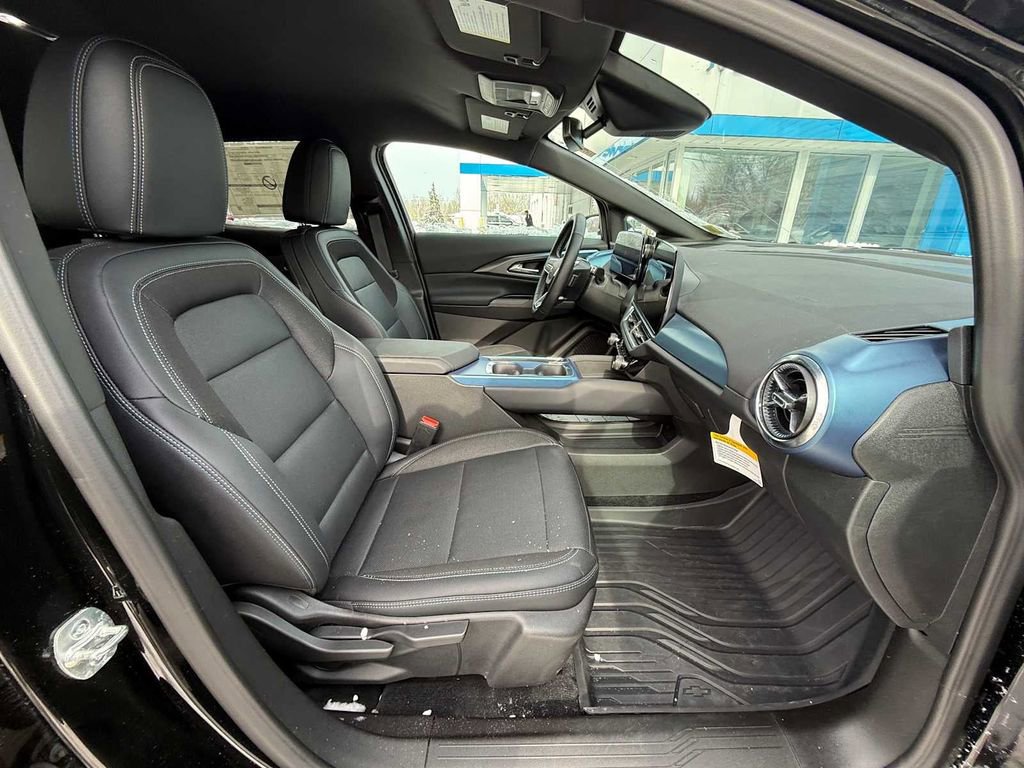 Used 2025 Chevrolet Equinox EV LT w/ Convenience Package image 33