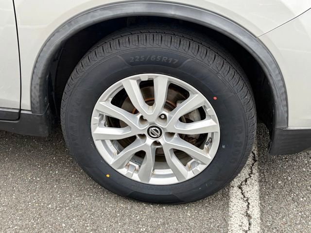 Used 2018 Nissan Rogue SV image 11