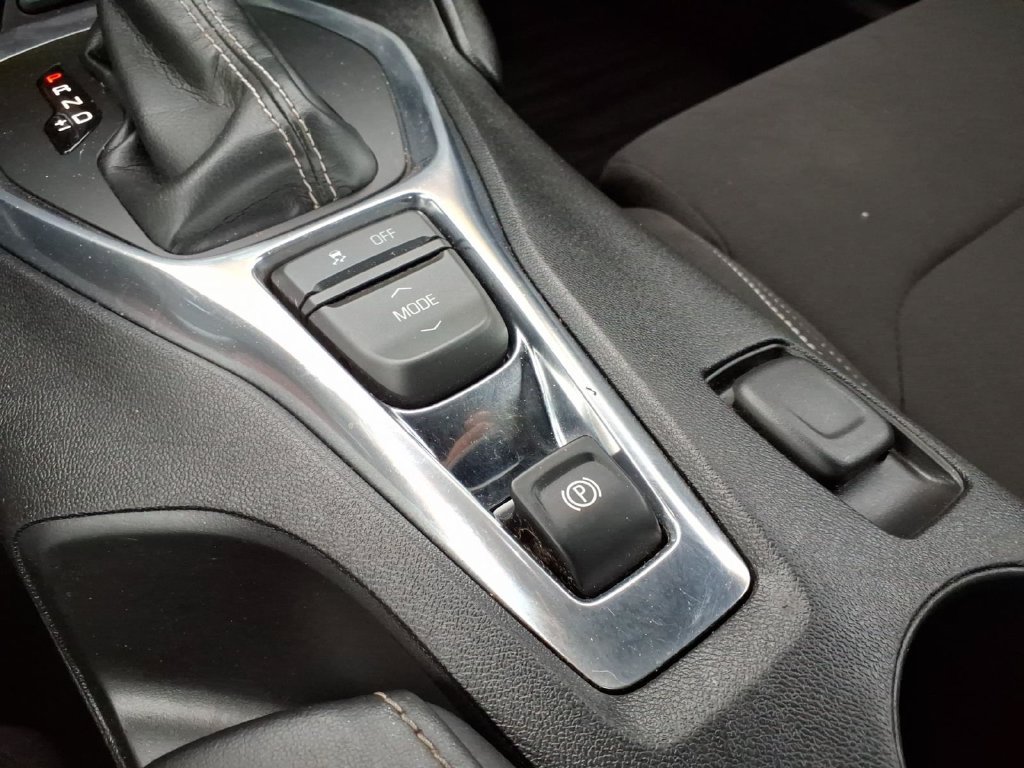 Used 2017 Chevrolet Camaro LT RWD image 14